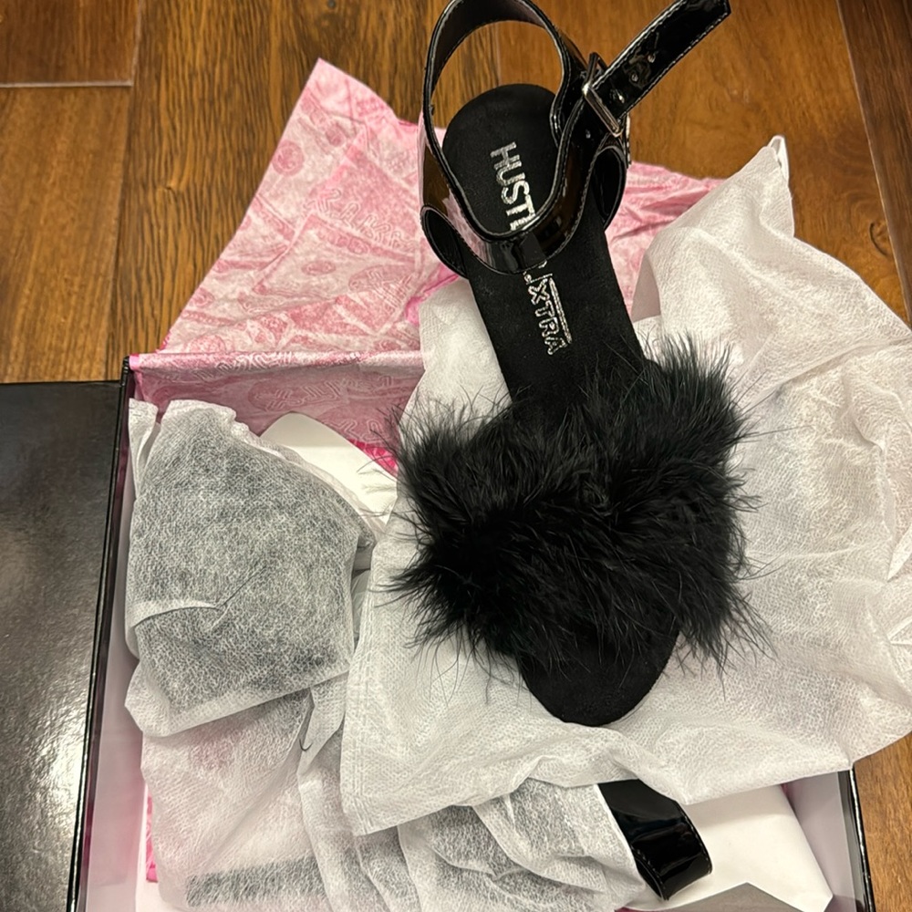 NWT Hustler x Xtra black fur pumps